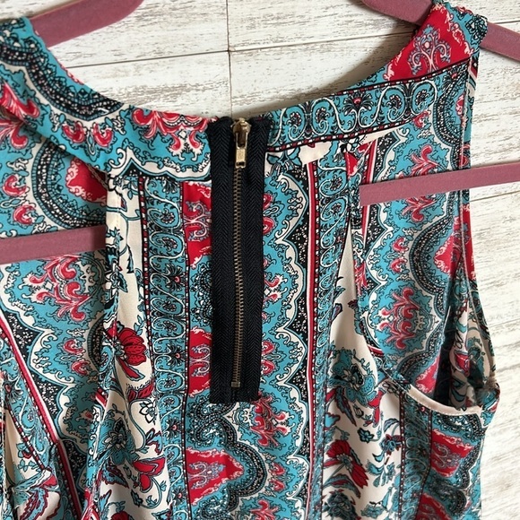 C Sleeveless Blouse l Size M - Picture 6 of 6